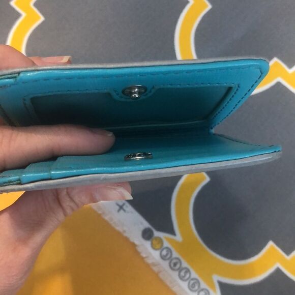 Small Fossil Leather Wallet - Picture 7 of 7